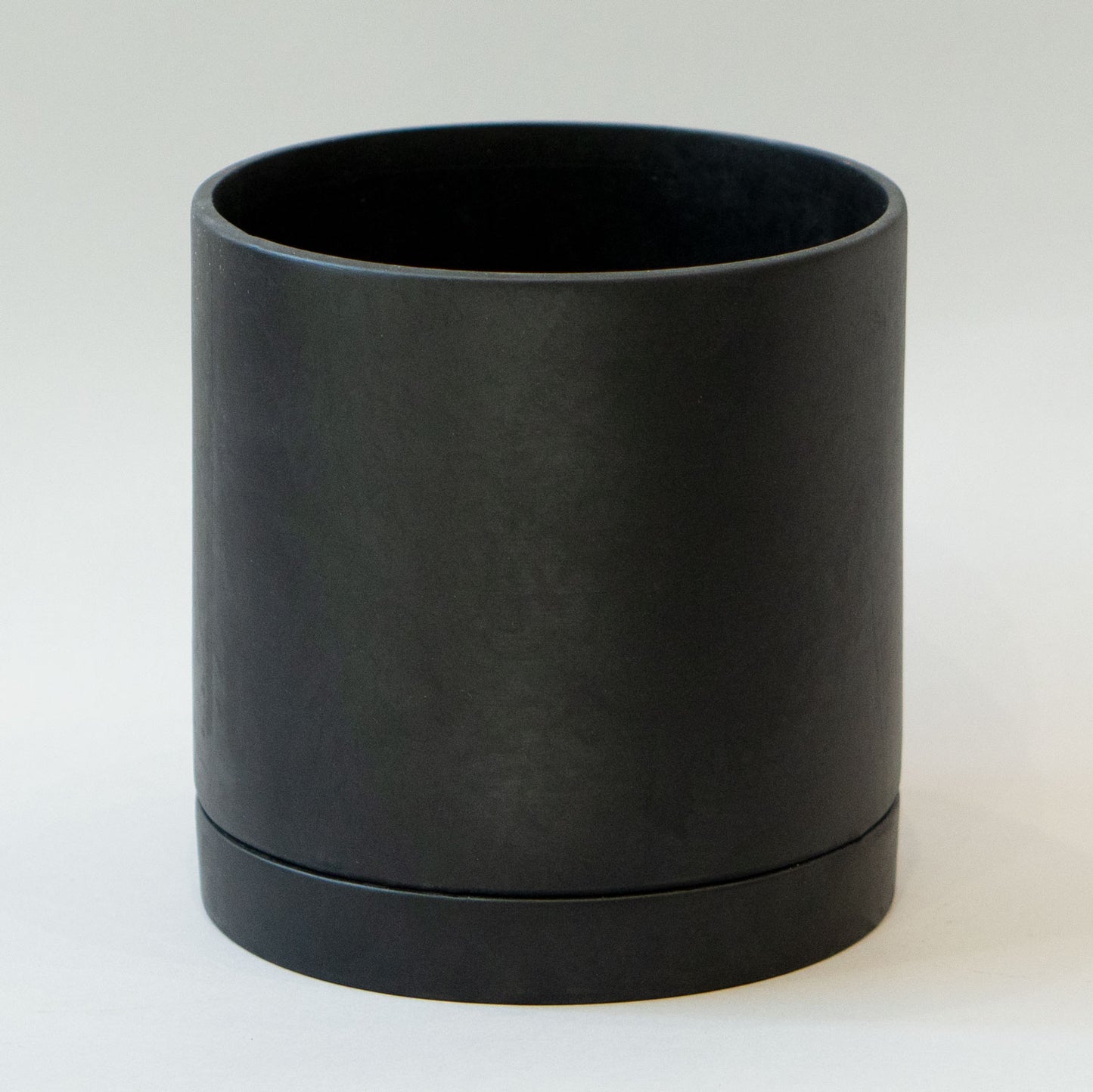 4.5" Pot with saucer (Black)